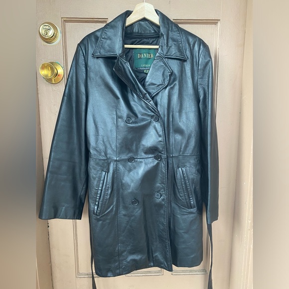 90’s Danier leather jacket - Picture 6 of 9